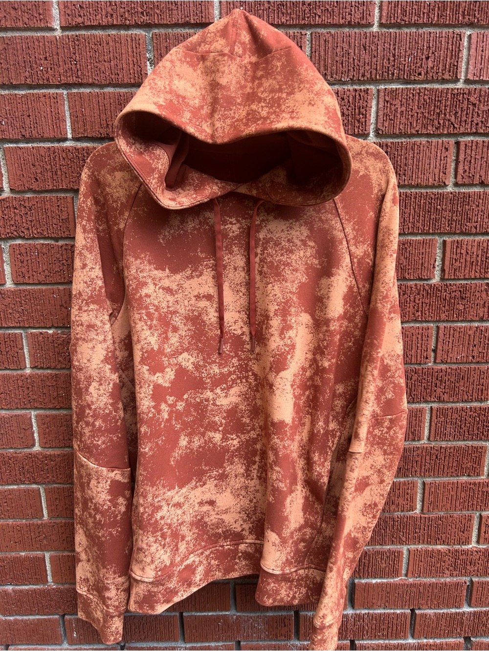 Lululemon Texture Performance Hoodie – Men’s Medium – Oversized Earth Tone Print